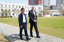 媒体视野｜新华社记者对谈我院马奥尼教授：构建人类命运共同体，助推全球共同发展